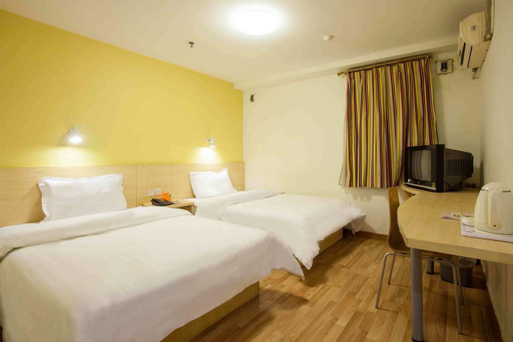 Готель 7Days Premium Luoyang Peony Square Branch Номер фото