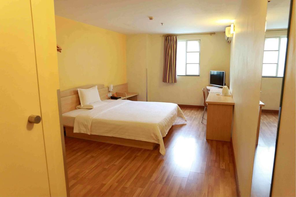 Готель 7Days Premium Luoyang Peony Square Branch Номер фото
